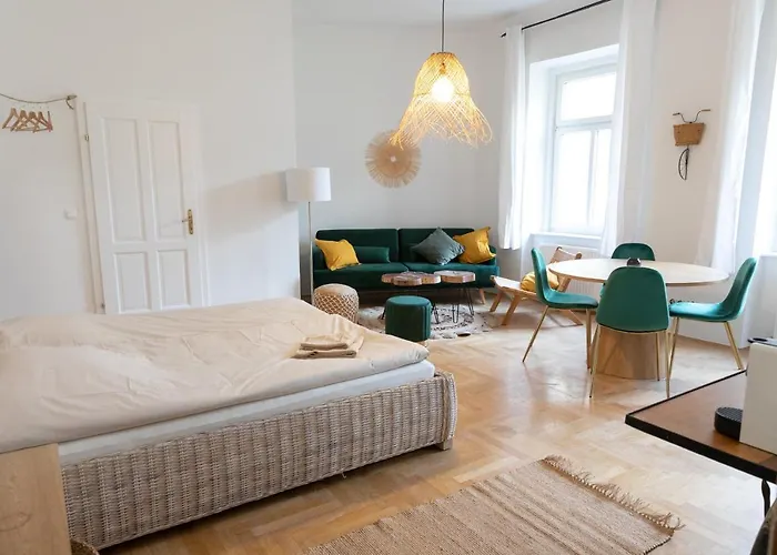 Апартаменти Design Near Mariahilferstrasse *